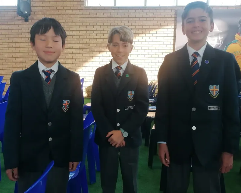 Academic colour scrolls for three Kengray scouts, photo 1